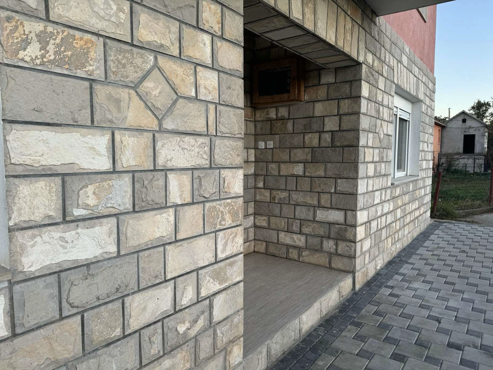 Prirodni mozaik bilećki kamen